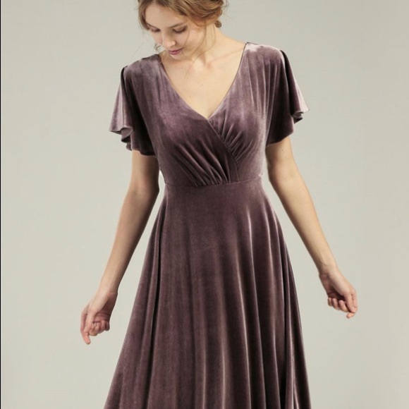 Never worn dusty purple velvet bridesmaid dress - Picture 2 of 3